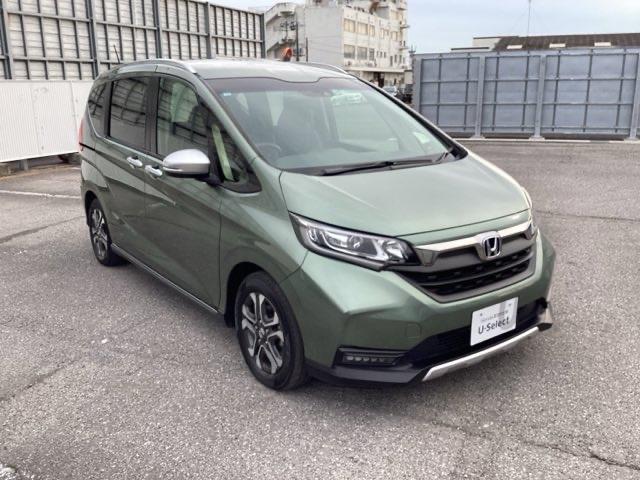 フリード クロスター・ホンダセンシング　両ＰＳＤ　地デジ　エアバック　Ｉストップ　ＶＳＡ　リヤカメラ　３列シート　整備記録簿　ＤＶＤ再生　ウォークスルー　イモビライザー　キーフリー　パワステ　クルコン　ＡＡＣ（6枚目）