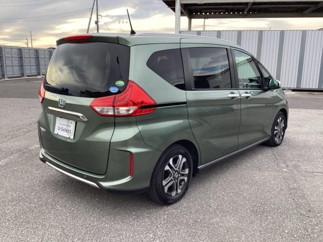 フリード クロスター・ホンダセンシング　両ＰＳＤ　地デジ　エアバック　Ｉストップ　ＶＳＡ　リヤカメラ　３列シート　整備記録簿　ＤＶＤ再生　ウォークスルー　イモビライザー　キーフリー　パワステ　クルコン　ＡＡＣ（8枚目）