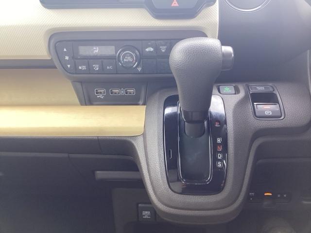 Ｎ－ＷＧＮ Ｌホンダセンシング　ＥＴＣ装備　Ｂモニタ　誤発進抑制　ＬＥＤランプ　ＤＶＤ　フルセグ　横滑り防止機能　パーキングセンサー　セキュリティアラーム　キーフリー　ナビＴＶ　スマートキー　クルーズコントロール（11枚目）