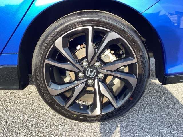 シビック ハッチバックホンダセンシング　オートクルーズ　地デジチューナー　Ａストップ　シートヒータ　リアカメラ　ＥＴＣ車載器　横滑り防止　カーテンエアバッグ　ＬＥＤライト　記録簿　ＤＶＤ　オートエアコン　ＰＳ（20枚目）