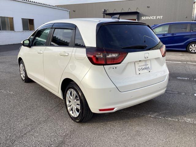 フィット ホーム 記録簿 衝突軽減 リアカメラ ソナー AAC 横滑り防止機能 サイドエアバック シートヒーター オートライト LEDライト クルーズコントロール パワーウィンドウ スマキー DVD ドラレコ(9枚目)