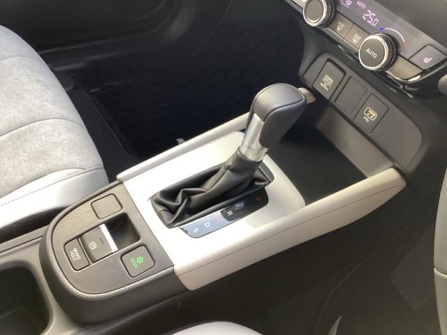 フィット ホーム 記録簿 衝突軽減 リアカメラ ソナー AAC 横滑り防止機能 サイドエアバック シートヒーター オートライト LEDライト クルーズコントロール パワーウィンドウ スマキー DVD ドラレコ(11枚目)