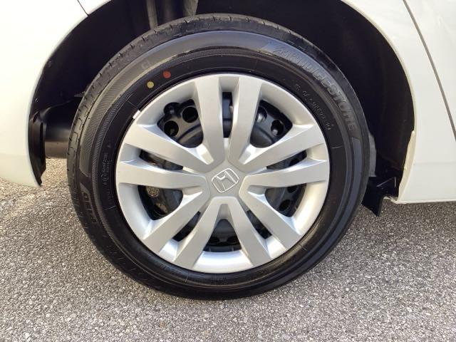 フィット ホーム 記録簿 衝突軽減 リアカメラ ソナー AAC 横滑り防止機能 サイドエアバック シートヒーター オートライト LEDライト クルーズコントロール パワーウィンドウ スマキー DVD ドラレコ(20枚目)