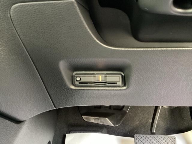 フィット ホーム 記録簿 衝突軽減 リアカメラ ソナー AAC 横滑り防止機能 サイドエアバック シートヒーター オートライト LEDライト クルーズコントロール パワーウィンドウ スマキー DVD ドラレコ(33枚目)