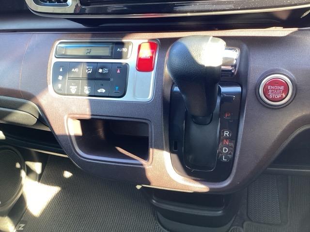 Ｎ－ＯＮＥ プレミアム・Ｌパッケージ　ＥＣＯＮモード　両席エアバック　フルオートエアコン　スマートキ－　セキュリティー　ＤＶＤ再生可　エアバック　キーレス　パワーウインド　横滑防止装置　ＥＴＣ　ＡＢＳ（11枚目）