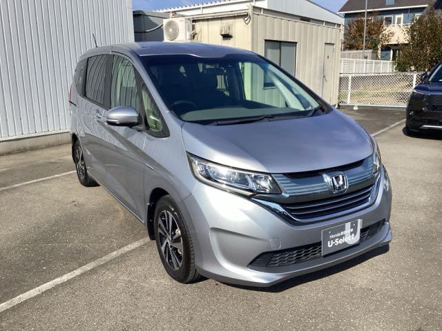 フリード＋ハイブリッド ハイブリッドＥＸ　衝突軽減システム　オートクルーズコントロール　地デジフルセグ　キーレス　スマートキ　バックカメラ　シートＨ　ＡＢＳ　ＥＴＣ　ＡＡＣ　ＤＶＤ再生　サイドエアバッグ　パワーステアリング（6枚目）