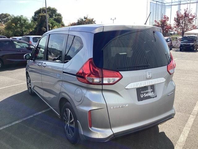 フリード＋ハイブリッド ハイブリッドＥＸ　衝突軽減システム　オートクルーズコントロール　地デジフルセグ　キーレス　スマートキ　バックカメラ　シートＨ　ＡＢＳ　ＥＴＣ　ＡＡＣ　ＤＶＤ再生　サイドエアバッグ　パワーステアリング（9枚目）