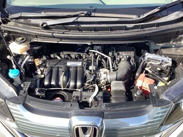 フリード＋ハイブリッド ハイブリッドＥＸ　衝突軽減システム　オートクルーズコントロール　地デジフルセグ　キーレス　スマートキ　バックカメラ　シートＨ　ＡＢＳ　ＥＴＣ　ＡＡＣ　ＤＶＤ再生　サイドエアバッグ　パワーステアリング（17枚目）