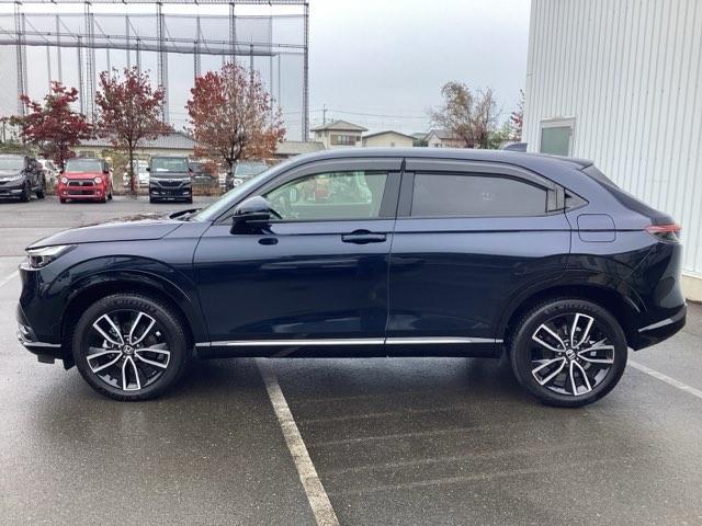 ヴェゼル ｅ：ＨＥＶＺ　Ｒカメラ　フルセグテレビ　スマ－トキ－　ＥＴＣ車載器　アクティブクルーズ　Ｐセンサー　サイドエアバッグ　ナビＴＶ　フルオートエアコン　キーフリーシステム　４ＷＤ車　ＬＥＤヘッドライト（4枚目）