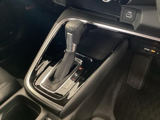 ヴェゼル ｅ：ＨＥＶＺ　Ｒカメラ　フルセグテレビ　スマ－トキ－　ＥＴＣ車載器　アクティブクルーズ　Ｐセンサー　サイドエアバッグ　ナビＴＶ　フルオートエアコン　キーフリーシステム　４ＷＤ車　ＬＥＤヘッドライト（12枚目）