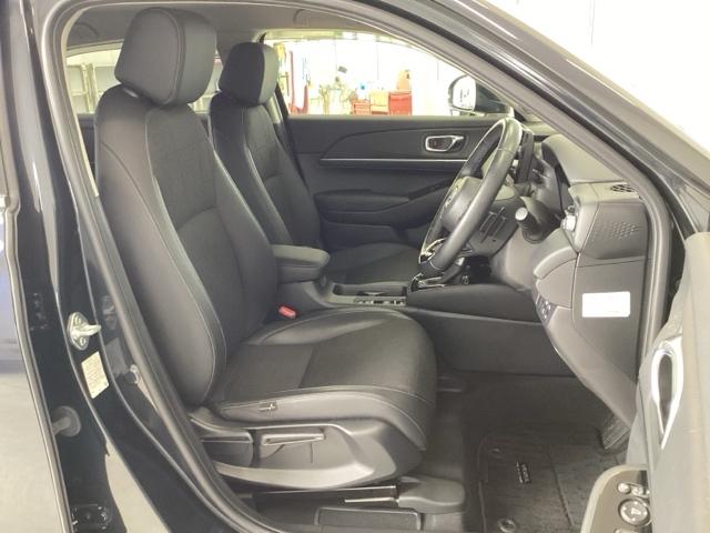 ヴェゼル ｅ：ＨＥＶＺ　Ｒカメラ　フルセグテレビ　スマ－トキ－　ＥＴＣ車載器　アクティブクルーズ　Ｐセンサー　サイドエアバッグ　ナビＴＶ　フルオートエアコン　キーフリーシステム　４ＷＤ車　ＬＥＤヘッドライト（14枚目）