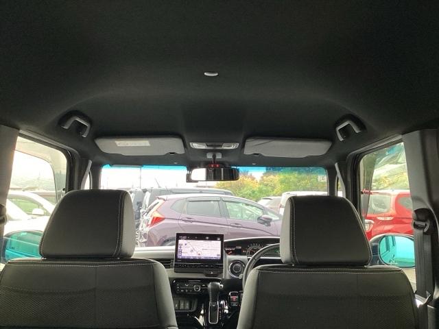 Ｎ－ＢＯＸカスタム Ｇ・Ｌターボホンダセンシング　ローダウン　両側ＰＷスライドドア　Ｂモニタ　Ｉストップ　クルーズコントロール　ナビＴＶ　キーレスエントリー　ヒーター　ＶＳＡ　ベンチＳ　ＬＥＤランプ　助手席エアバック（10枚目）