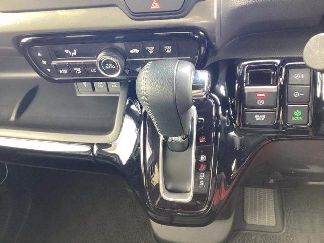 Ｎ－ＢＯＸカスタム Ｇ・Ｌターボホンダセンシング　ローダウン　両側ＰＷスライドドア　Ｂモニタ　Ｉストップ　クルーズコントロール　ナビＴＶ　キーレスエントリー　ヒーター　ＶＳＡ　ベンチＳ　ＬＥＤランプ　助手席エアバック（12枚目）