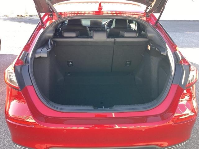 シビック ＥＸ　スペアキー・ドラレコＳＤカード無　Ｒカメ　パーキングセンサー　衝突被害軽減ブレーキ　スマートキーシステム　ＬＥＤライト　地デジフルセグ　ナビＴＶ　シートＨ　オートエアコン　キーフリー　運転席エアバッグ（18枚目）