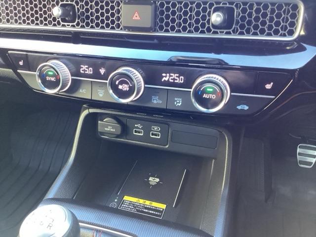 シビック ＥＸ　スペアキー・ドラレコＳＤカード無　Ｒカメ　パーキングセンサー　衝突被害軽減ブレーキ　スマートキーシステム　ＬＥＤライト　地デジフルセグ　ナビＴＶ　シートＨ　オートエアコン　キーフリー　運転席エアバッグ（25枚目）