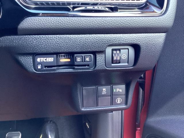 シビック ＥＸ　スペアキー・ドラレコＳＤカード無　Ｒカメ　パーキングセンサー　衝突被害軽減ブレーキ　スマートキーシステム　ＬＥＤライト　地デジフルセグ　ナビＴＶ　シートＨ　オートエアコン　キーフリー　運転席エアバッグ（26枚目）