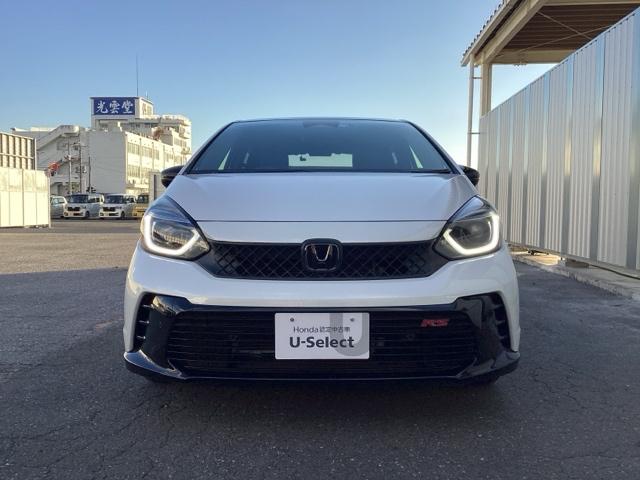 フィット ｅ：ＨＥＶＲＳ　エアバッグ　ナビ＆ＴＶ　パワーウィンドウ　助手席エアバッグ　Ｄレコ　フルセグテレビ　ＬＥＤヘッドランプ　セキュリティアラーム　フルオートエアコン　ＥＴＣ装備　スマートキ　ＵＳＢ（2枚目）