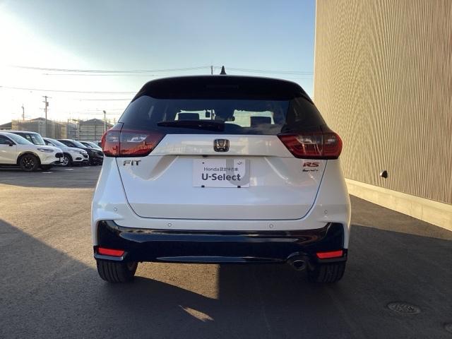 フィット ｅ：ＨＥＶＲＳ　エアバッグ　ナビ＆ＴＶ　パワーウィンドウ　助手席エアバッグ　Ｄレコ　フルセグテレビ　ＬＥＤヘッドランプ　セキュリティアラーム　フルオートエアコン　ＥＴＣ装備　スマートキ　ＵＳＢ（3枚目）