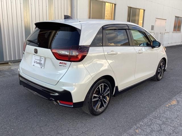 フィット ｅ：ＨＥＶＲＳ　エアバッグ　ナビ＆ＴＶ　パワーウィンドウ　助手席エアバッグ　Ｄレコ　フルセグテレビ　ＬＥＤヘッドランプ　セキュリティアラーム　フルオートエアコン　ＥＴＣ装備　スマートキ　ＵＳＢ（8枚目）