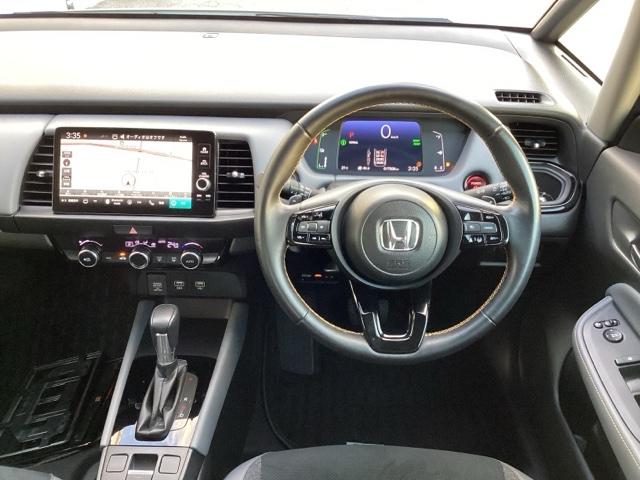 フィット ｅ：ＨＥＶＲＳ　エアバッグ　ナビ＆ＴＶ　パワーウィンドウ　助手席エアバッグ　Ｄレコ　フルセグテレビ　ＬＥＤヘッドランプ　セキュリティアラーム　フルオートエアコン　ＥＴＣ装備　スマートキ　ＵＳＢ（15枚目）