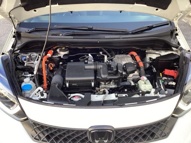 フィット ｅ：ＨＥＶＲＳ　エアバッグ　ナビ＆ＴＶ　パワーウィンドウ　助手席エアバッグ　Ｄレコ　フルセグテレビ　ＬＥＤヘッドランプ　セキュリティアラーム　フルオートエアコン　ＥＴＣ装備　スマートキ　ＵＳＢ（17枚目）