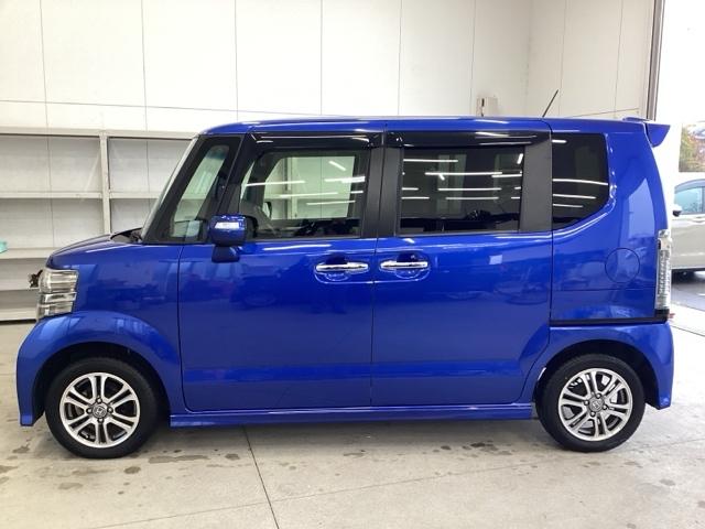 Ｎ－ＢＯＸカスタム ＧＳＳパッケージ　ＴＶナビ　スマ－トキ－　Ｂカメ　ＥＴＣ付き　エアコン　ＥＳＣ　Ａ－ＳＴＯＰ　パワーウィンドウ　運転席助手席エアバッグ　ＡＢＳ　サイドカーテンエアバック　キーレス　ベンチシート（5枚目）