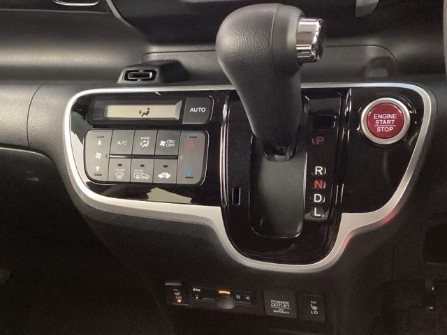 Ｎ－ＢＯＸカスタム ＧＳＳパッケージ　ＴＶナビ　スマ－トキ－　Ｂカメ　ＥＴＣ付き　エアコン　ＥＳＣ　Ａ－ＳＴＯＰ　パワーウィンドウ　運転席助手席エアバッグ　ＡＢＳ　サイドカーテンエアバック　キーレス　ベンチシート（11枚目）