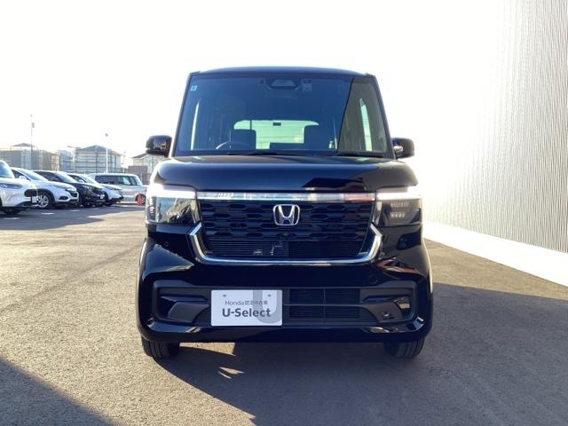 Ｎ－ＢＯＸカスタム ベースグレード　Ｗ電動ドア　ＣＭＢＳ　Ｄレコ　ベンチシート　オートエアコン　スマートキ　ＬＥＤ　盗難防止装置　クルコン　ＥＴＣ　バックカメラ　フルセグＴＶ　パワーステアリング　エアバッグ　ＥＳＣ（2枚目）