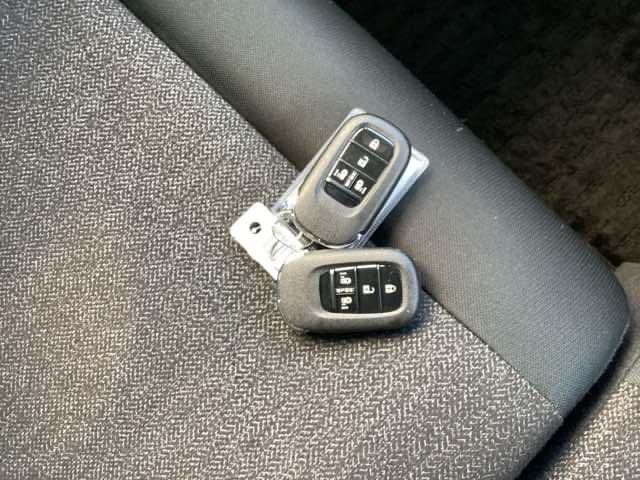 Ｎ－ＢＯＸカスタム ベースグレード　Ｗ電動ドア　ＣＭＢＳ　Ｄレコ　ベンチシート　オートエアコン　スマートキ　ＬＥＤ　盗難防止装置　クルコン　ＥＴＣ　バックカメラ　フルセグＴＶ　パワーステアリング　エアバッグ　ＥＳＣ（31枚目）