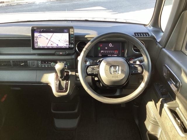 N-BOXカスタム ターボ イモビライザー 衝突被害軽減 ベンチシート キーフリー Pセンサー ESC パワステ DVD再生 両席エアバック サイドエアバッグ ターボ車 Aライト スマキー Bカメ パワーウィンドウ(15枚目)