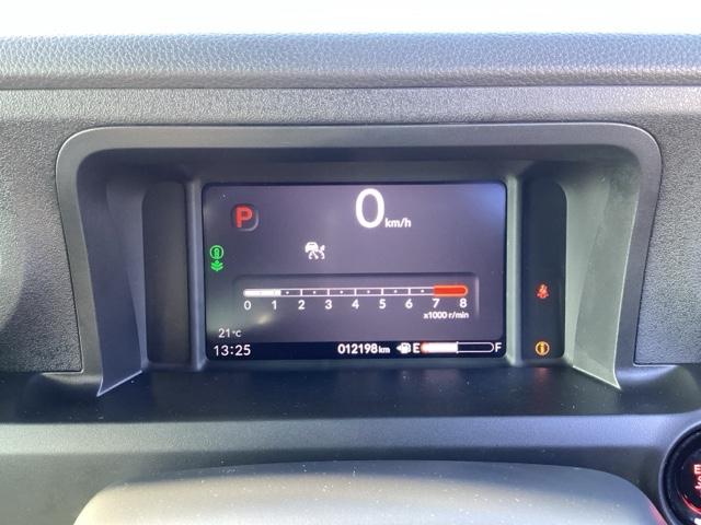 N-BOXカスタム ターボ イモビライザー 衝突被害軽減 ベンチシート キーフリー Pセンサー ESC パワステ DVD再生 両席エアバック サイドエアバッグ ターボ車 Aライト スマキー Bカメ パワーウィンドウ(16枚目)