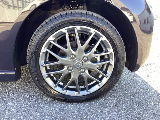 N-BOXカスタム ターボ イモビライザー 衝突被害軽減 ベンチシート キーフリー Pセンサー ESC パワステ DVD再生 両席エアバック サイドエアバッグ ターボ車 Aライト スマキー Bカメ パワーウィンドウ(19枚目)