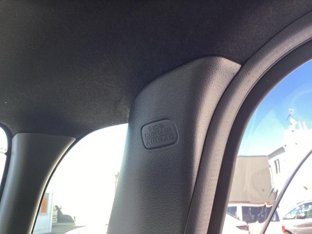 N-BOXカスタム ターボ イモビライザー 衝突被害軽減 ベンチシート キーフリー Pセンサー ESC パワステ DVD再生 両席エアバック サイドエアバッグ ターボ車 Aライト スマキー Bカメ パワーウィンドウ(23枚目)