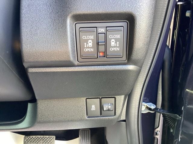 N-BOXカスタム ターボ イモビライザー 衝突被害軽減 ベンチシート キーフリー Pセンサー ESC パワステ DVD再生 両席エアバック サイドエアバッグ ターボ車 Aライト スマキー Bカメ パワーウィンドウ(24枚目)