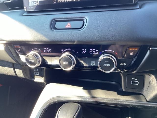 ヴェゼル e:HEVZ 衝突回避支援ブレーキ機能 スマキ フルオートエアコン エアバッグ 両席エアバック Rカメ パワーウィンドウ LEDランプ ソナー クルーズC ナビ&TV キーレスエントリー ETC付(30枚目)