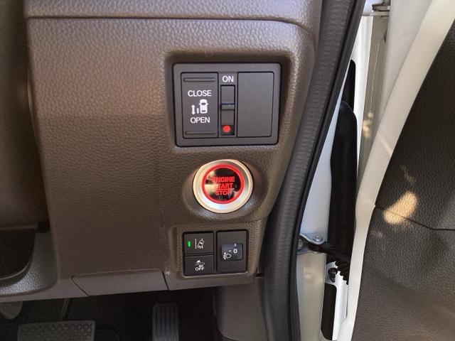 N-BOX L 衝突回避支援ブレーキ I-STOP ドラレコ付 PW パワステ Sヒーター スマ-トキ- Bカメ 地デジTV ナビ&TV 横滑り防止 ETC車載器 LEDライト エアコン付き DVD Wエアバック(24枚目)