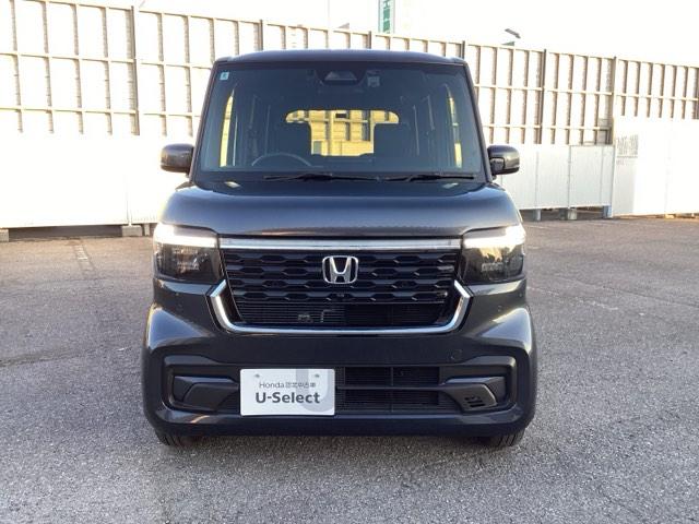 Ｎ－ＢＯＸカスタム ベースグレード　Ｗ電動ドア　ＵＳＢ接続　ＣＭＢＳ　Ｄレコ　ベンチシート　オートエアコン　スマートキ　ＬＥＤ　盗難防止装置　クルコン　ＥＴＣ　バックカメラ　フルセグＴＶ　パワーステアリング　エアバッグ（2枚目）