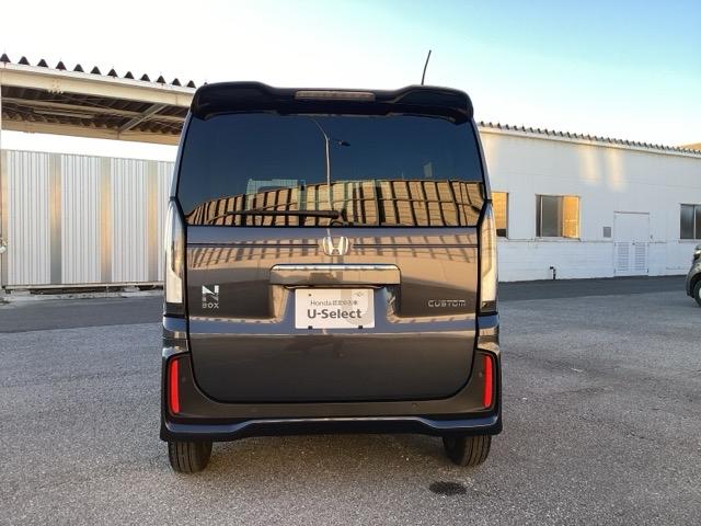 Ｎ－ＢＯＸカスタム ベースグレード　Ｗ電動ドア　ＵＳＢ接続　ＣＭＢＳ　Ｄレコ　ベンチシート　オートエアコン　スマートキ　ＬＥＤ　盗難防止装置　クルコン　ＥＴＣ　バックカメラ　フルセグＴＶ　パワーステアリング　エアバッグ（3枚目）