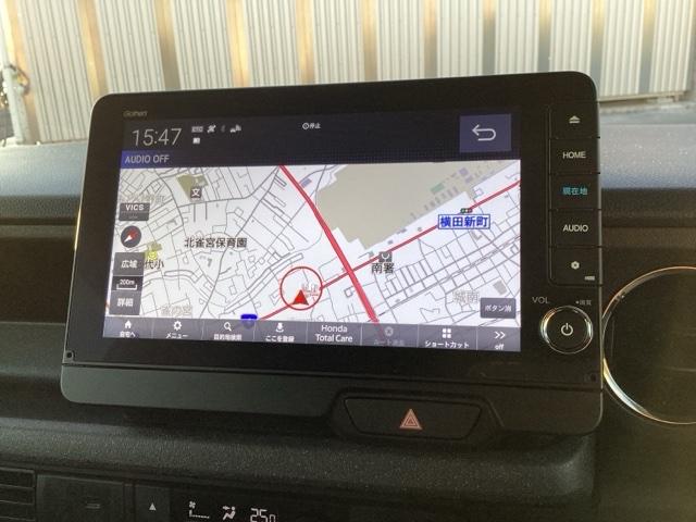 Ｎ－ＢＯＸカスタム ベースグレード　Ｗ電動ドア　ＵＳＢ接続　ＣＭＢＳ　Ｄレコ　ベンチシート　オートエアコン　スマートキ　ＬＥＤ　盗難防止装置　クルコン　ＥＴＣ　バックカメラ　フルセグＴＶ　パワーステアリング　エアバッグ（10枚目）