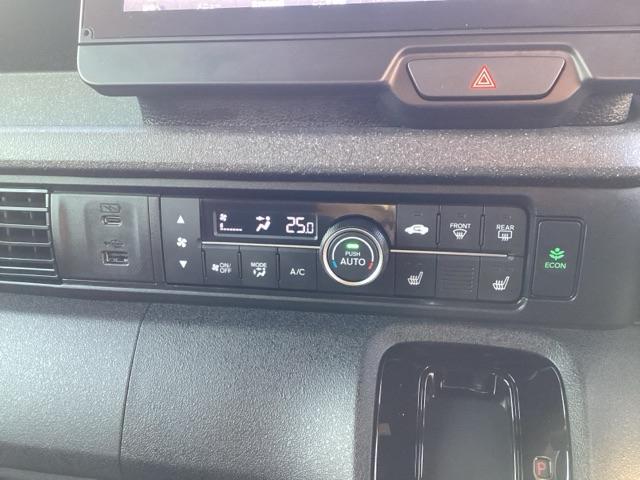 Ｎ－ＢＯＸカスタム ベースグレード　Ｗ電動ドア　ＵＳＢ接続　ＣＭＢＳ　Ｄレコ　ベンチシート　オートエアコン　スマートキ　ＬＥＤ　盗難防止装置　クルコン　ＥＴＣ　バックカメラ　フルセグＴＶ　パワーステアリング　エアバッグ（28枚目）