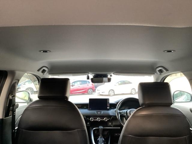 ヴェゼル ｅ：ＨＥＶＺ　衝突回避支援ブレーキ機能　スマキ　フルオートエアコン　Ｄレコ　エアバッグ　両席エアバック　Ｒカメ　パワーウィンドウ　ＬＥＤランプ　ソナー　クルーズＣ　ナビ＆ＴＶ　キーレスエントリー（12枚目）