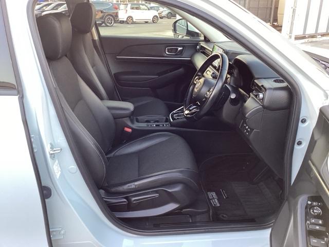 ヴェゼル ｅ：ＨＥＶＺ　衝突回避支援ブレーキ機能　スマキ　フルオートエアコン　Ｄレコ　エアバッグ　両席エアバック　Ｒカメ　パワーウィンドウ　ＬＥＤランプ　ソナー　クルーズＣ　ナビ＆ＴＶ　キーレスエントリー（13枚目）