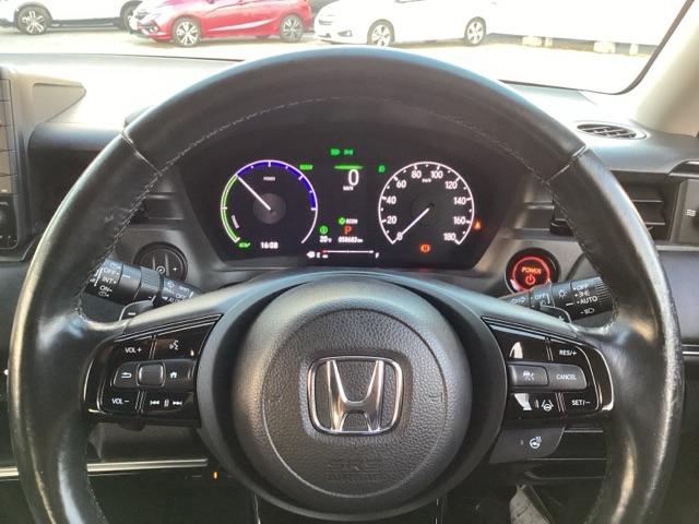 ヴェゼル ｅ：ＨＥＶＺ　衝突回避支援ブレーキ機能　スマキ　フルオートエアコン　Ｄレコ　エアバッグ　両席エアバック　Ｒカメ　パワーウィンドウ　ＬＥＤランプ　ソナー　クルーズＣ　ナビ＆ＴＶ　キーレスエントリー（20枚目）