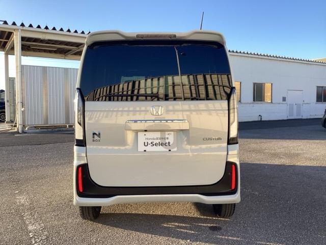 Ｎ－ＢＯＸカスタム ベースグレード　Ｗ電動ドア　ＵＳＢ接続　ＣＭＢＳ　Ｄレコ　ベンチシート　オートエアコン　スマートキ　ＬＥＤ　盗難防止装置　クルコン　ＥＴＣ　バックカメラ　フルセグＴＶ　パワーステアリング　エアバッグ（3枚目）