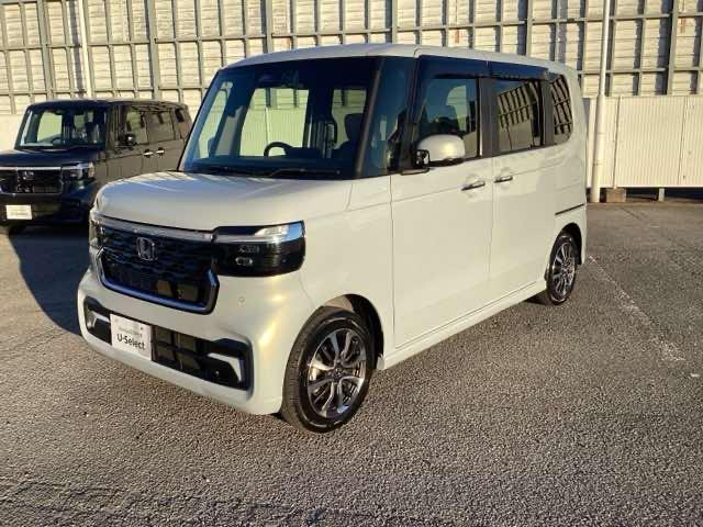 Ｎ－ＢＯＸカスタム ベースグレード　Ｗ電動ドア　ＵＳＢ接続　ＣＭＢＳ　Ｄレコ　ベンチシート　オートエアコン　スマートキ　ＬＥＤ　盗難防止装置　クルコン　ＥＴＣ　バックカメラ　フルセグＴＶ　パワーステアリング　エアバッグ（7枚目）