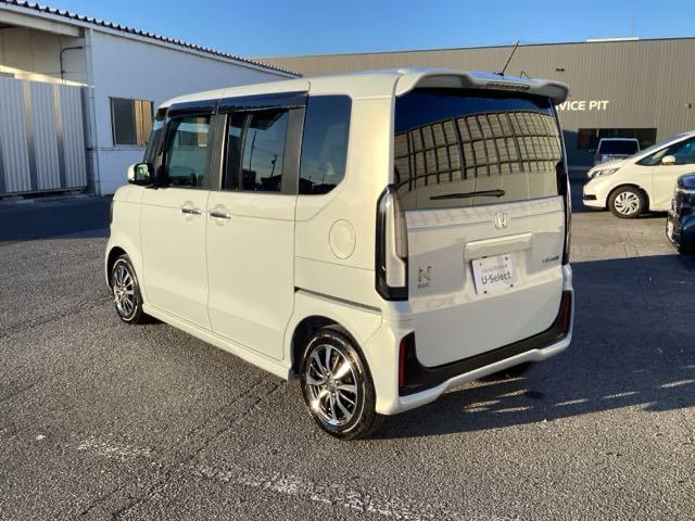 Ｎ－ＢＯＸカスタム ベースグレード　Ｗ電動ドア　ＵＳＢ接続　ＣＭＢＳ　Ｄレコ　ベンチシート　オートエアコン　スマートキ　ＬＥＤ　盗難防止装置　クルコン　ＥＴＣ　バックカメラ　フルセグＴＶ　パワーステアリング　エアバッグ（9枚目）