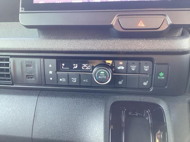 Ｎ－ＢＯＸカスタム ベースグレード　Ｗ電動ドア　ＵＳＢ接続　ＣＭＢＳ　Ｄレコ　ベンチシート　オートエアコン　スマートキ　ＬＥＤ　盗難防止装置　クルコン　ＥＴＣ　バックカメラ　フルセグＴＶ　パワーステアリング　エアバッグ（23枚目）