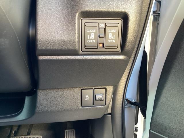 Ｎ－ＢＯＸカスタム ベースグレード　Ｗ電動ドア　ＵＳＢ接続　ＣＭＢＳ　Ｄレコ　ベンチシート　オートエアコン　スマートキ　ＬＥＤ　盗難防止装置　クルコン　ＥＴＣ　バックカメラ　フルセグＴＶ　パワーステアリング　エアバッグ（31枚目）