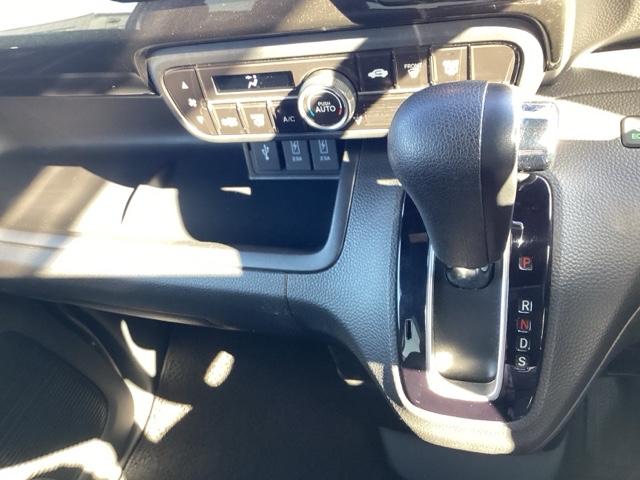 Ｎ－ＢＯＸ Ｇ・Ｌターボホンダセンシング　イモビライザー　アイドルストップ　バックビューモニター　ターボエンジン　サイドカーテンエアバック　スマートキー　クルーズコントロール　ＬＥＤ　ＤＶＤ再生　ＡＡＣ　ＥＴＣ（11枚目）