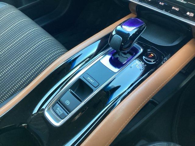 ヴェゼル ハイブリッドZ・ホンダセンシング レーダーサポート ワンセグ DVD再生機能 横滑り防止システム バックアイカメラ 盗難防止装置 シートヒーター付 スマ-トキ- ECOモード パワーウィンド パワステ(11枚目)